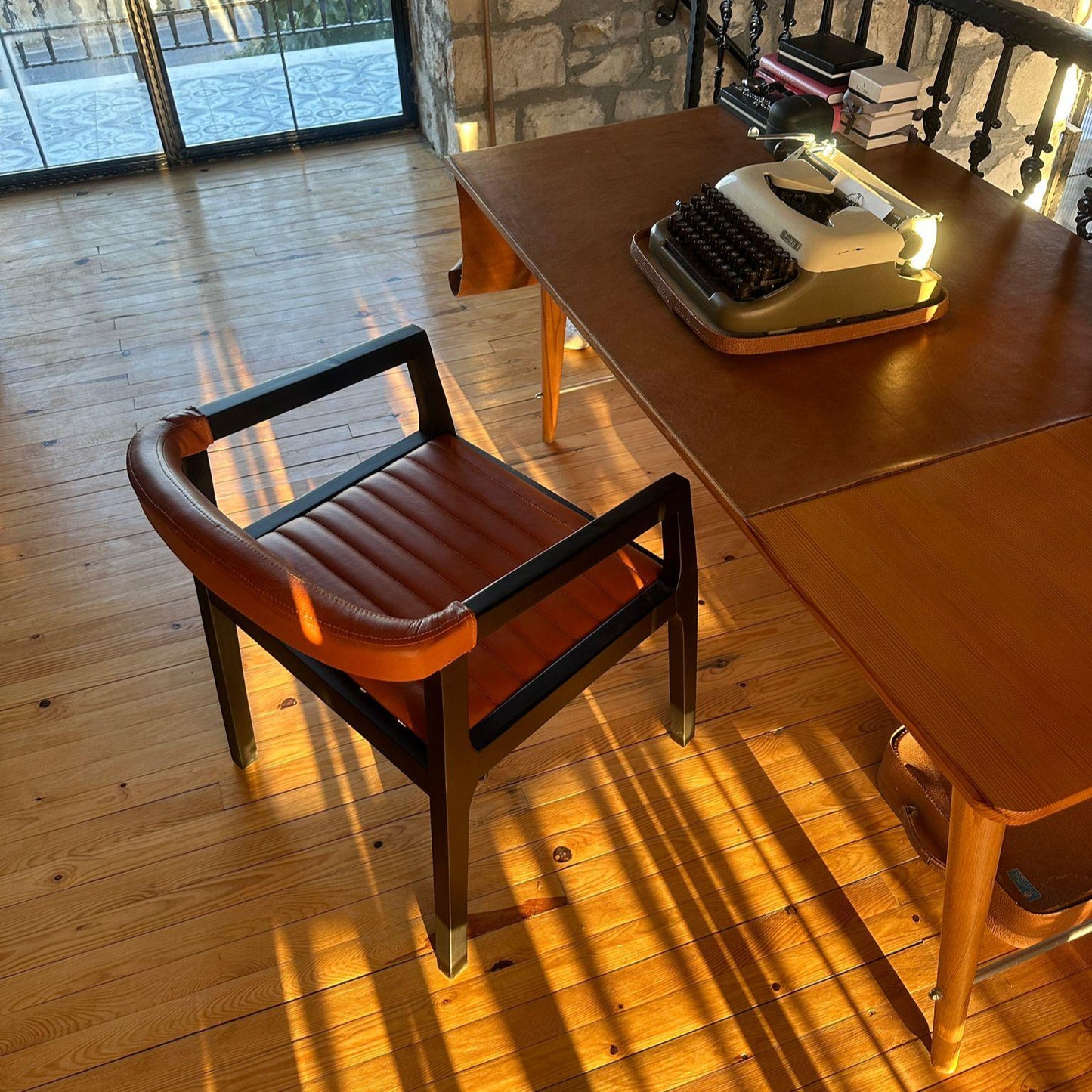 Deri Oturumlu Ahşap Sandalye - Soho482
