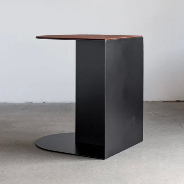 Deri Detaylı Metal Yan Sehpa - Soho 506